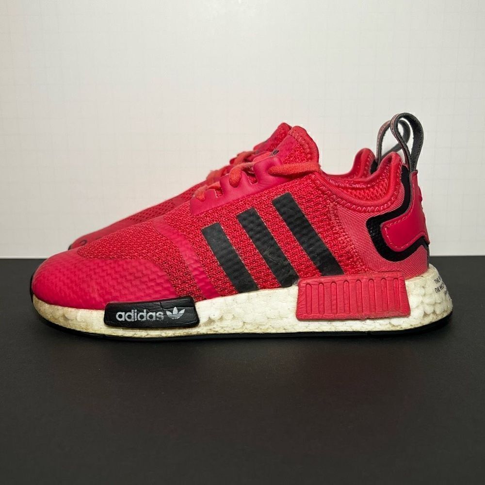 Girls ADIDAS NMD R1 Pink Athletic Shoes / Size 3 - Picture 4 of 10